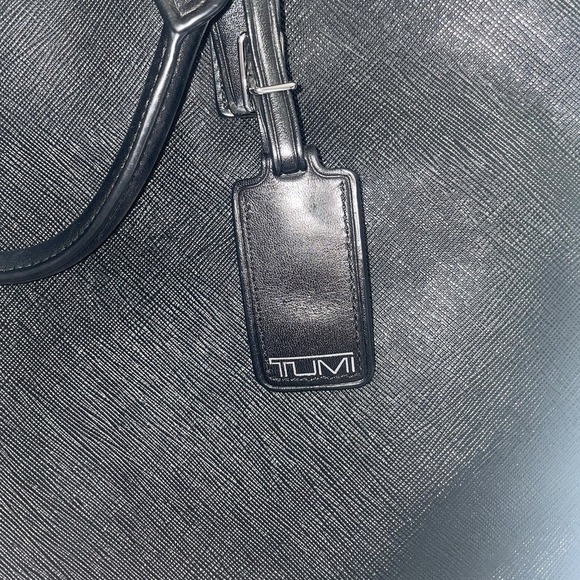 Tumi 16" Saffiano Leather Business Briefcase Commuter Messenger Bag Black Strap - Picture 2 of 16